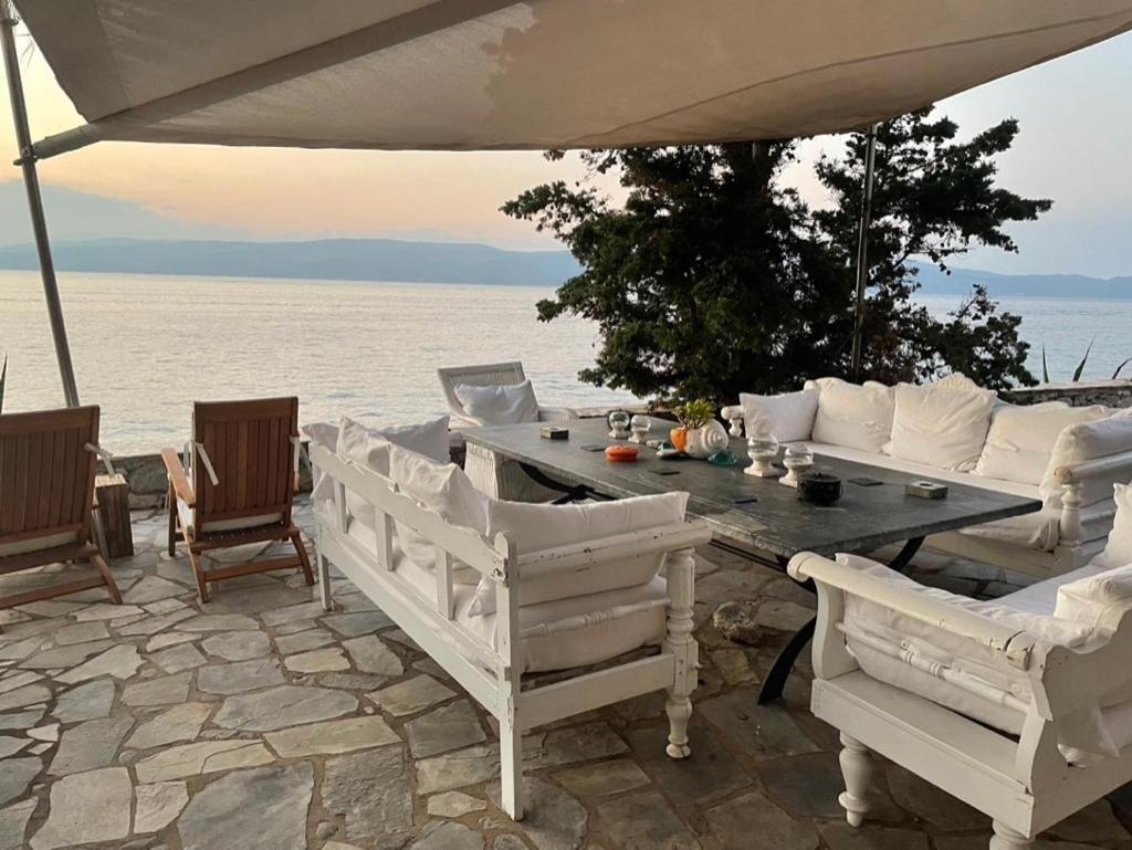 Lady Of Hydra Villa, Sea Front View, Private Beach Exteriör bild