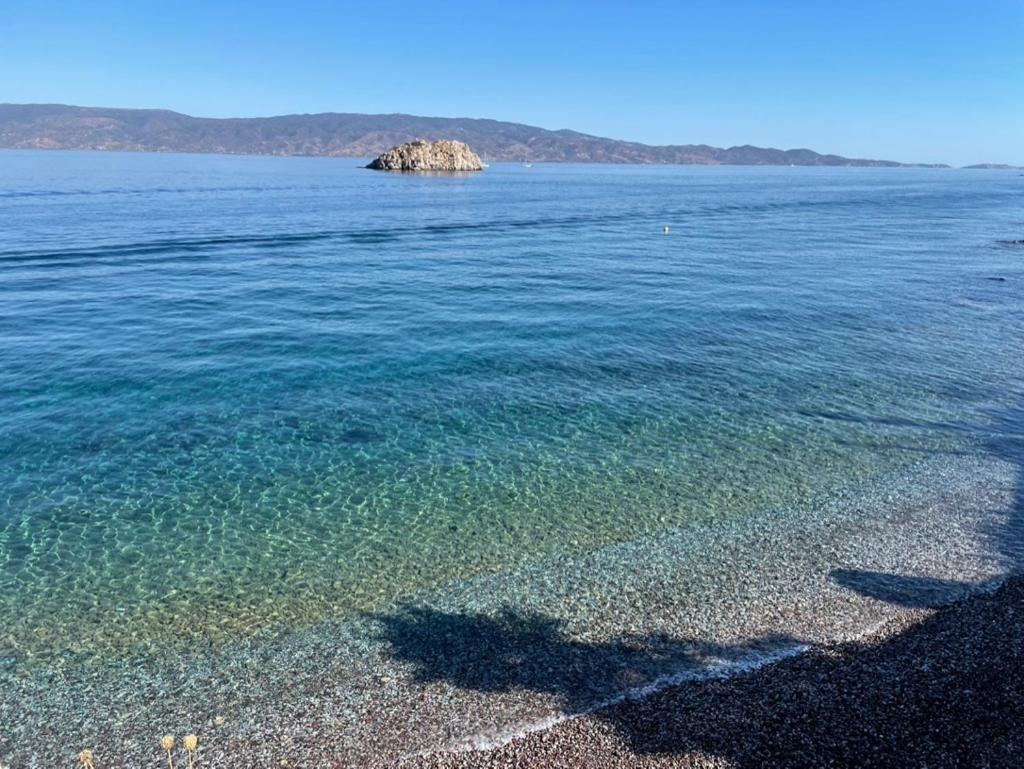 Lady Of Hydra Villa, Sea Front View, Private Beach Exteriör bild